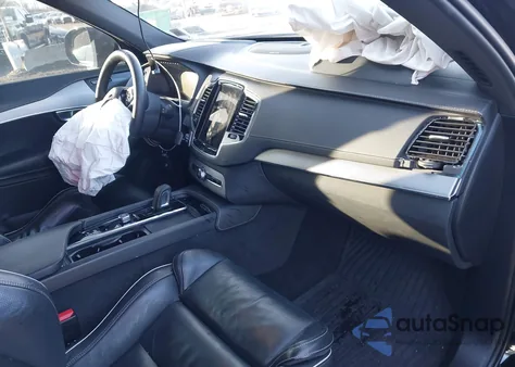 2022 Volvo Xc90 Recharge Plug-In Hybrid T8 R-Design Extended Range 7P z USA, uszkodzony, nr VIN YV4H60CM1N1843803